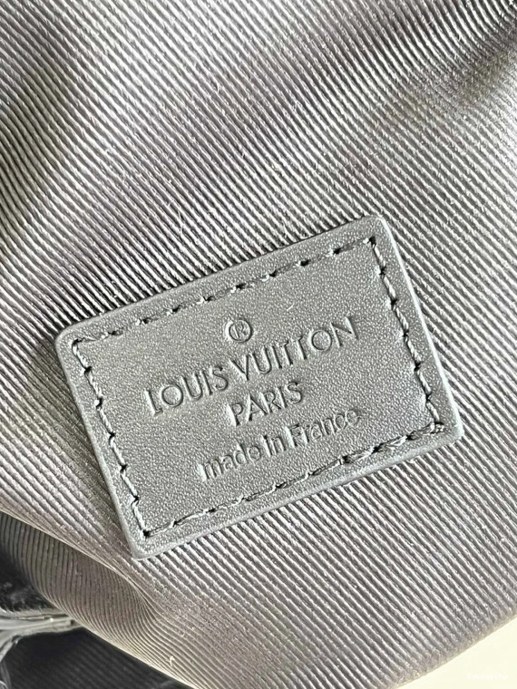 S-LOCK VUITTON LOUIS VERTICAL WEARABLE WALLET 0313